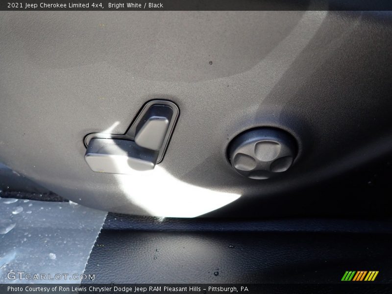 Bright White / Black 2021 Jeep Cherokee Limited 4x4