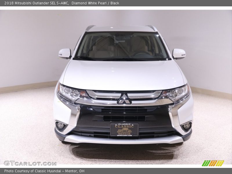 Diamond White Pearl / Black 2018 Mitsubishi Outlander SEL S-AWC