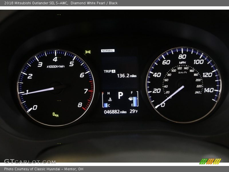 Diamond White Pearl / Black 2018 Mitsubishi Outlander SEL S-AWC