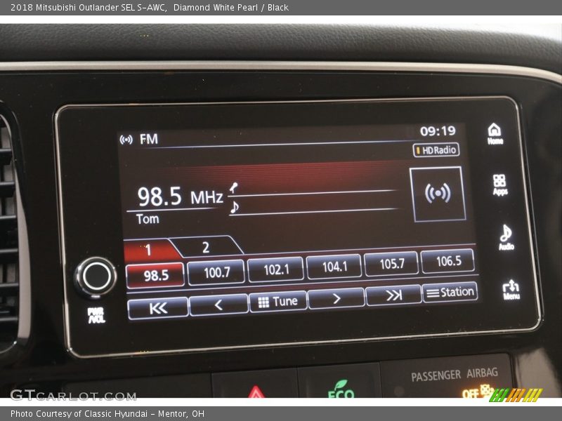 Diamond White Pearl / Black 2018 Mitsubishi Outlander SEL S-AWC