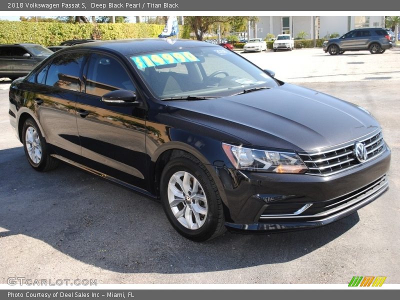 Deep Black Pearl / Titan Black 2018 Volkswagen Passat S