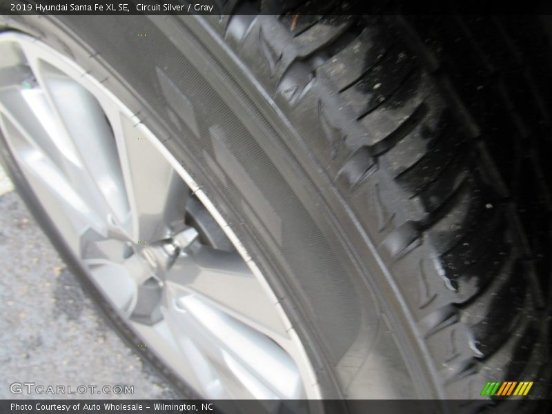 Circuit Silver / Gray 2019 Hyundai Santa Fe XL SE
