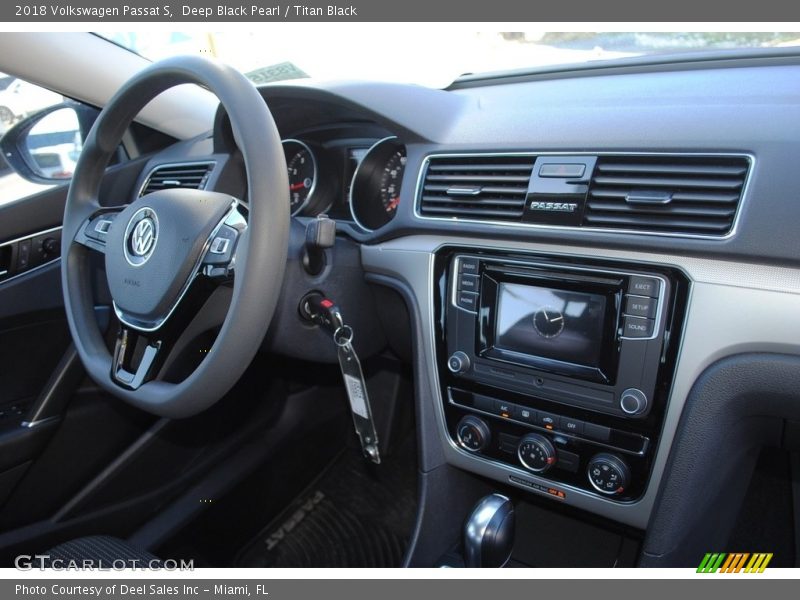 Deep Black Pearl / Titan Black 2018 Volkswagen Passat S