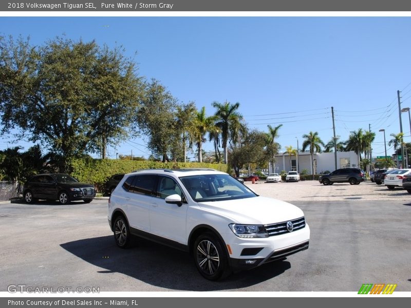 Pure White / Storm Gray 2018 Volkswagen Tiguan SEL