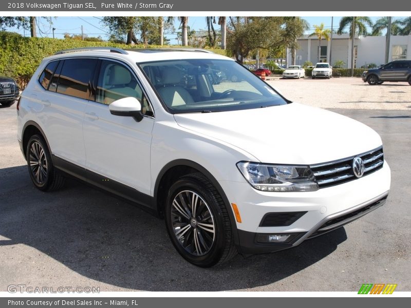 Pure White / Storm Gray 2018 Volkswagen Tiguan SEL