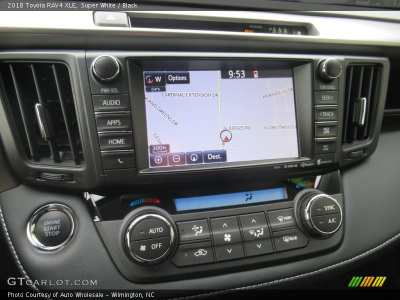 Super White / Black 2018 Toyota RAV4 XLE