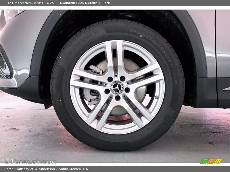 Mountain Grey Metallic / Black 2021 Mercedes-Benz GLA 250