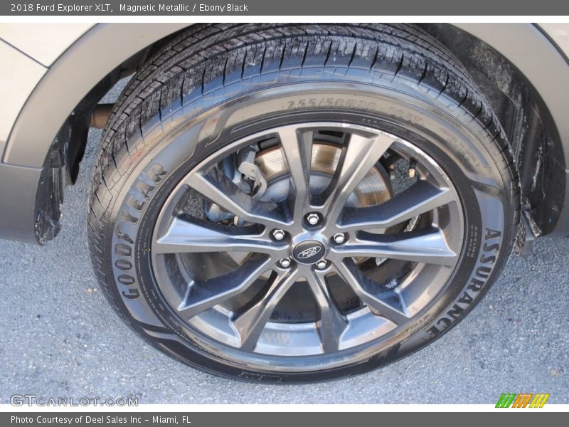 Magnetic Metallic / Ebony Black 2018 Ford Explorer XLT