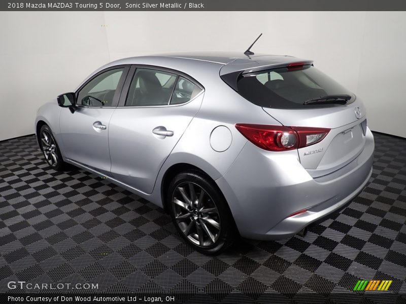 Sonic Silver Metallic / Black 2018 Mazda MAZDA3 Touring 5 Door