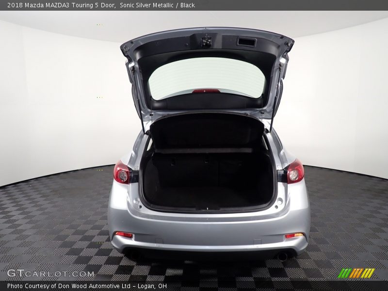 Sonic Silver Metallic / Black 2018 Mazda MAZDA3 Touring 5 Door