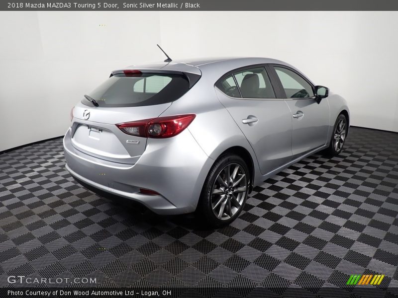 Sonic Silver Metallic / Black 2018 Mazda MAZDA3 Touring 5 Door