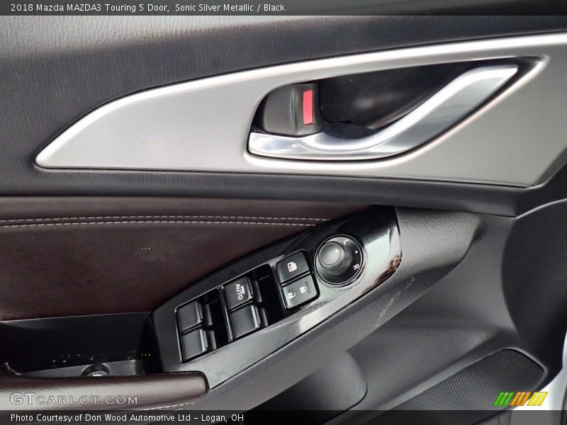 Sonic Silver Metallic / Black 2018 Mazda MAZDA3 Touring 5 Door