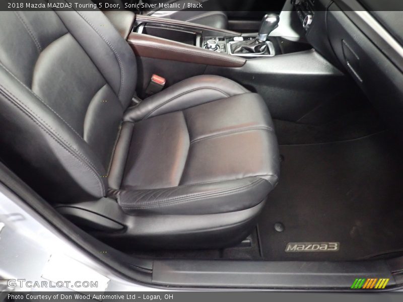 Sonic Silver Metallic / Black 2018 Mazda MAZDA3 Touring 5 Door