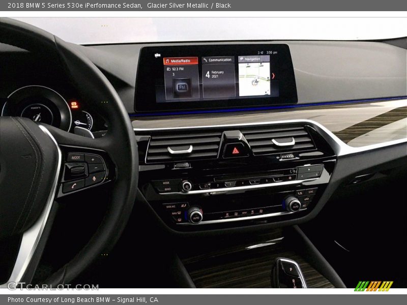 Glacier Silver Metallic / Black 2018 BMW 5 Series 530e iPerfomance Sedan