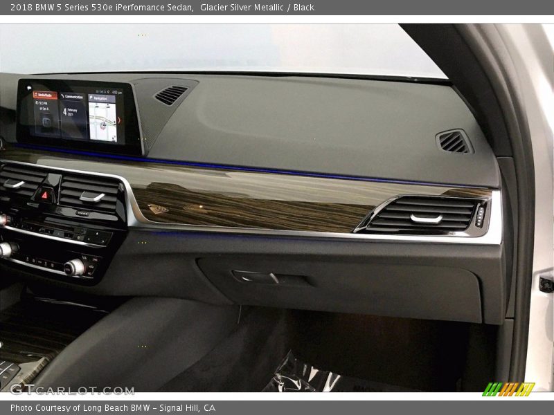 Glacier Silver Metallic / Black 2018 BMW 5 Series 530e iPerfomance Sedan
