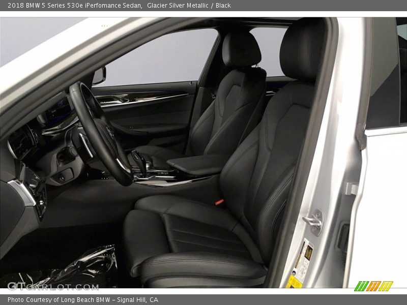 Glacier Silver Metallic / Black 2018 BMW 5 Series 530e iPerfomance Sedan