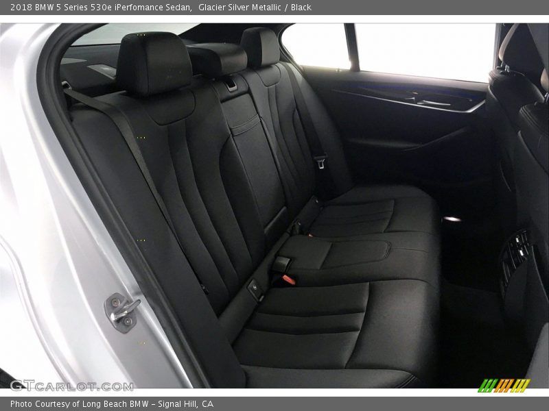 Glacier Silver Metallic / Black 2018 BMW 5 Series 530e iPerfomance Sedan