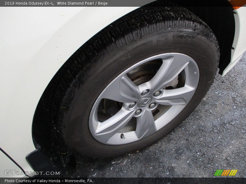 White Diamond Pearl / Beige 2019 Honda Odyssey EX-L