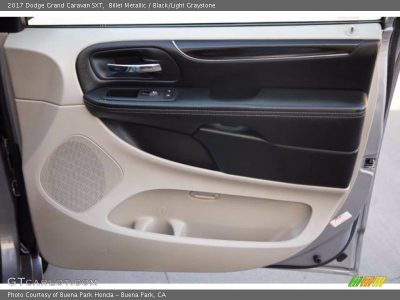 Billet Metallic / Black/Light Graystone 2017 Dodge Grand Caravan SXT