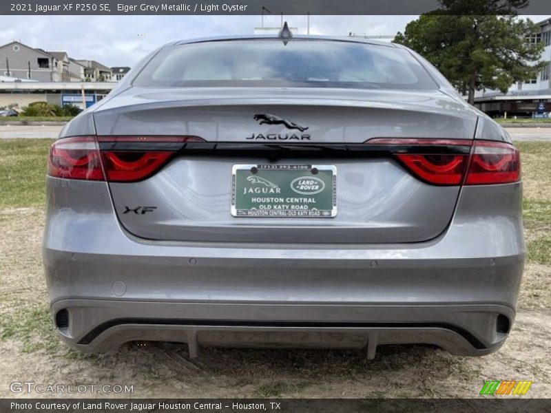 Eiger Grey Metallic / Light Oyster 2021 Jaguar XF P250 SE