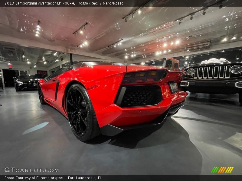 Rosso (Red) / Nero/Rosso 2013 Lamborghini Aventador LP 700-4