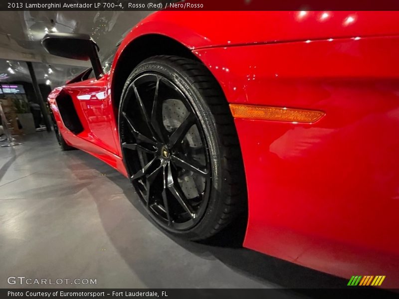 Rosso (Red) / Nero/Rosso 2013 Lamborghini Aventador LP 700-4