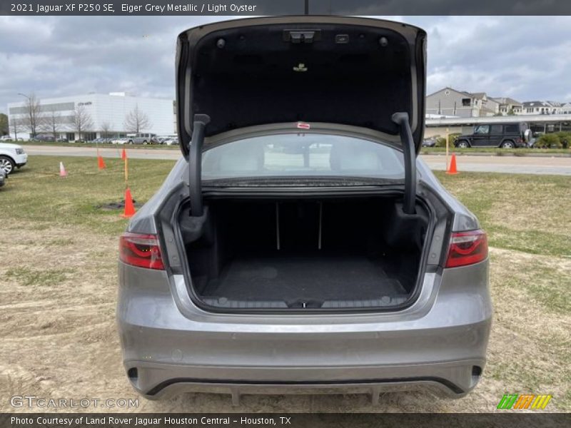 Eiger Grey Metallic / Light Oyster 2021 Jaguar XF P250 SE