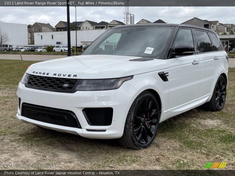 Front 3/4 View of 2021 Range Rover Sport HST