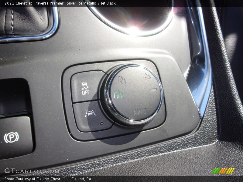 Silver Ice Metallic / Jet Black 2021 Chevrolet Traverse Premier