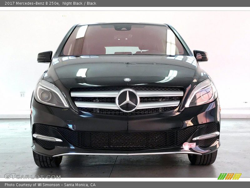Night Black / Black 2017 Mercedes-Benz B 250e