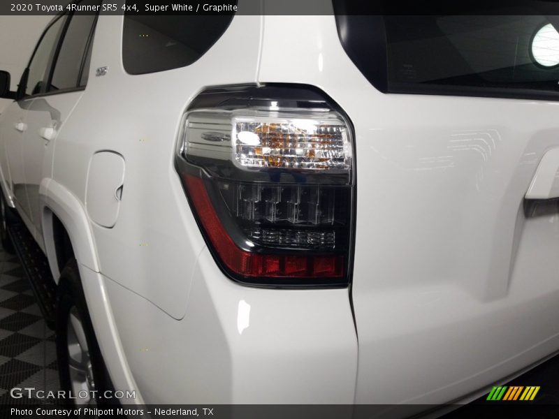 Super White / Graphite 2020 Toyota 4Runner SR5 4x4