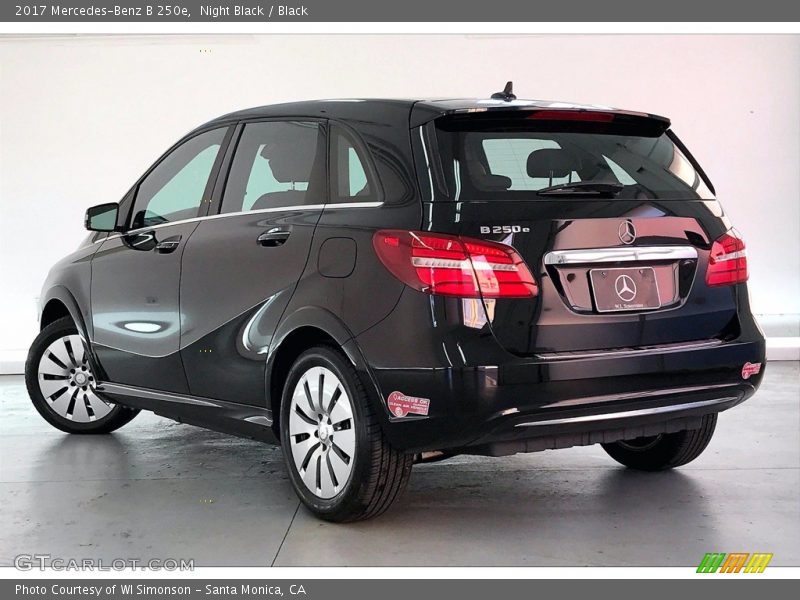 Night Black / Black 2017 Mercedes-Benz B 250e