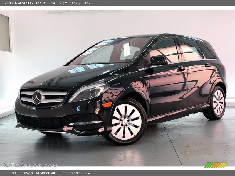 Night Black / Black 2017 Mercedes-Benz B 250e