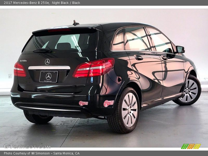 Night Black / Black 2017 Mercedes-Benz B 250e