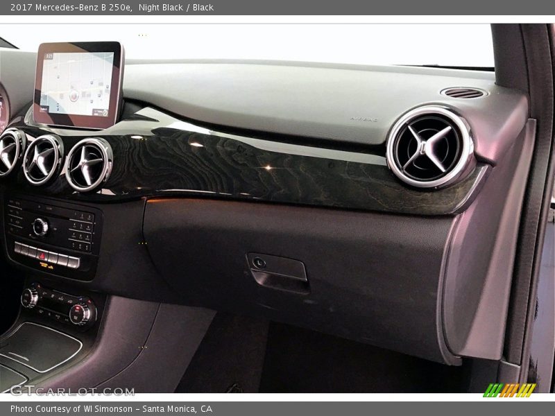 Night Black / Black 2017 Mercedes-Benz B 250e