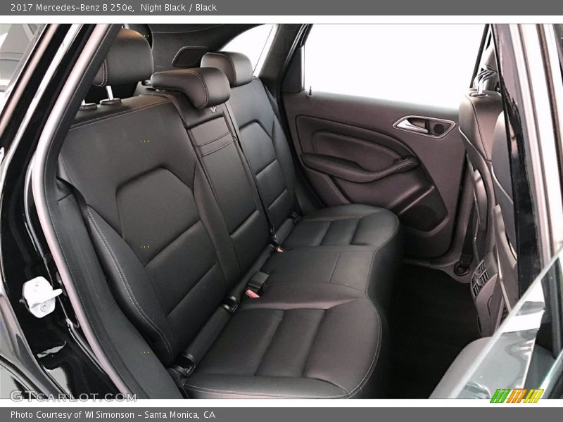 Night Black / Black 2017 Mercedes-Benz B 250e