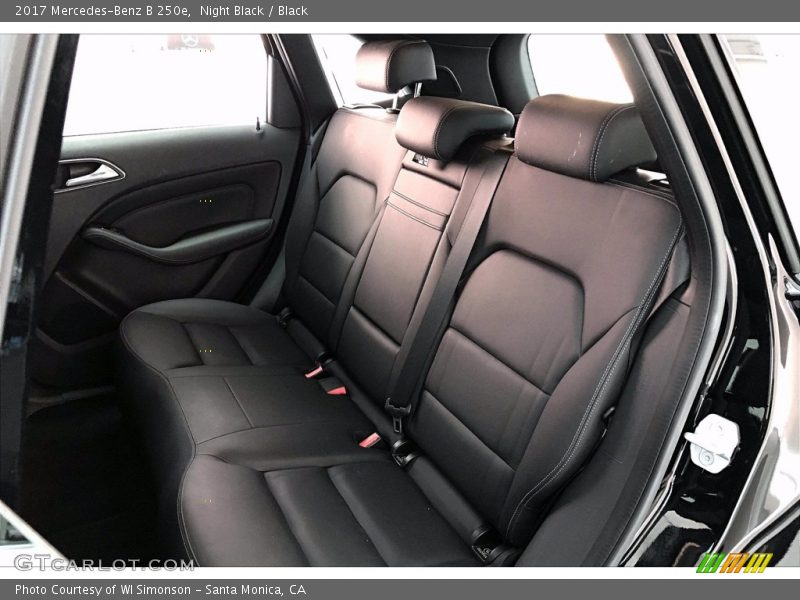 Night Black / Black 2017 Mercedes-Benz B 250e