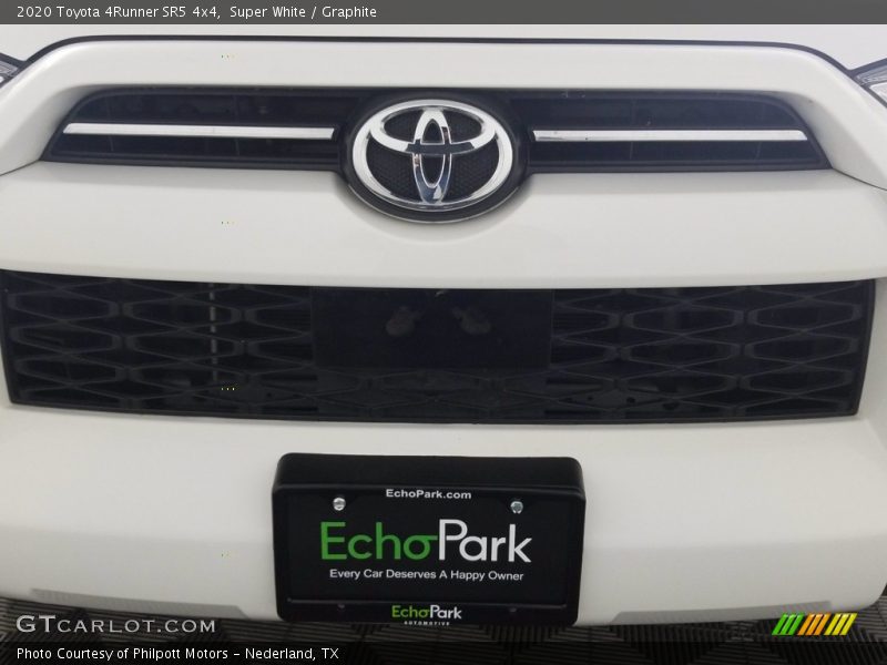 Super White / Graphite 2020 Toyota 4Runner SR5 4x4