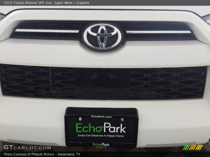 Super White / Graphite 2020 Toyota 4Runner SR5 4x4