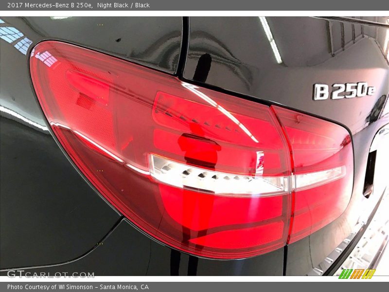 Night Black / Black 2017 Mercedes-Benz B 250e
