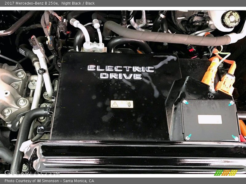 Night Black / Black 2017 Mercedes-Benz B 250e