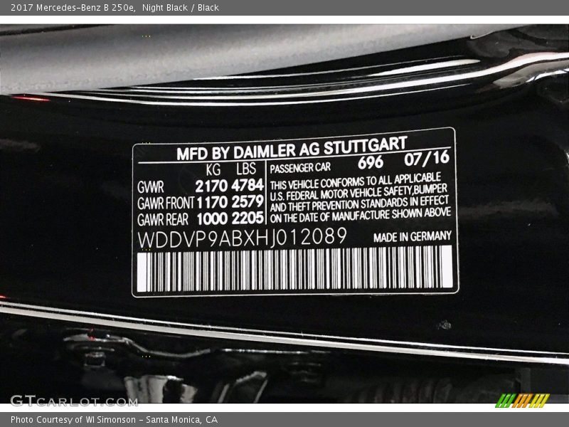Night Black / Black 2017 Mercedes-Benz B 250e