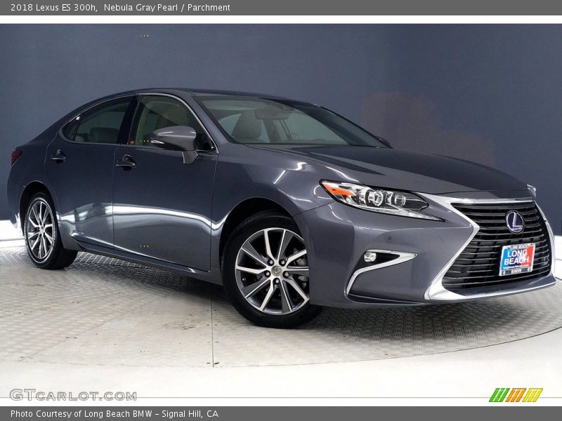 Front 3/4 View of 2018 ES 300h