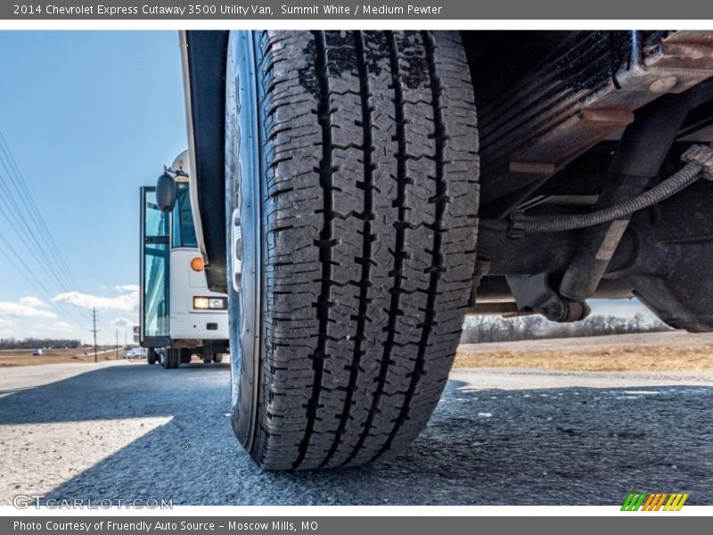 Summit White / Medium Pewter 2014 Chevrolet Express Cutaway 3500 Utility Van