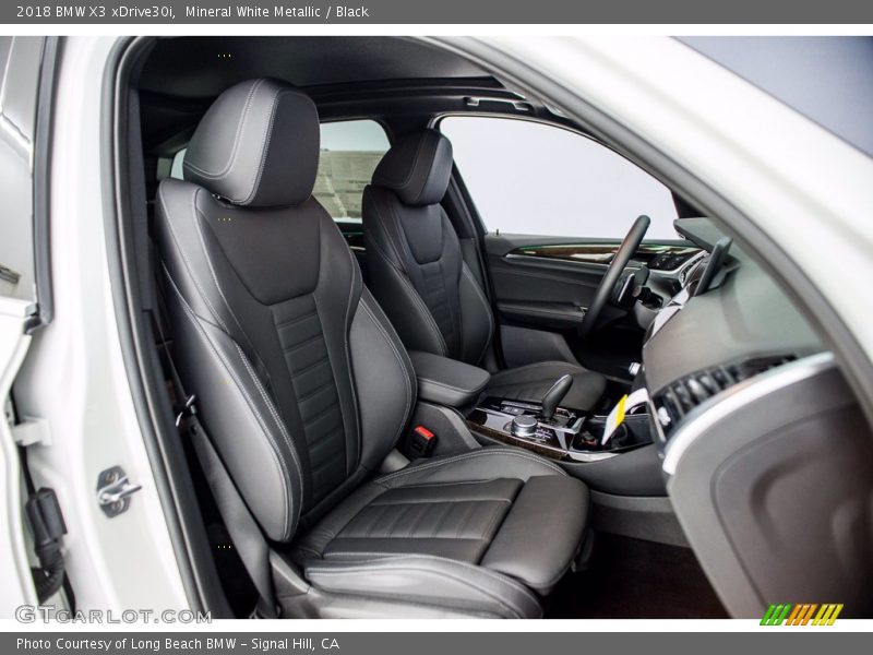 Mineral White Metallic / Black 2018 BMW X3 xDrive30i