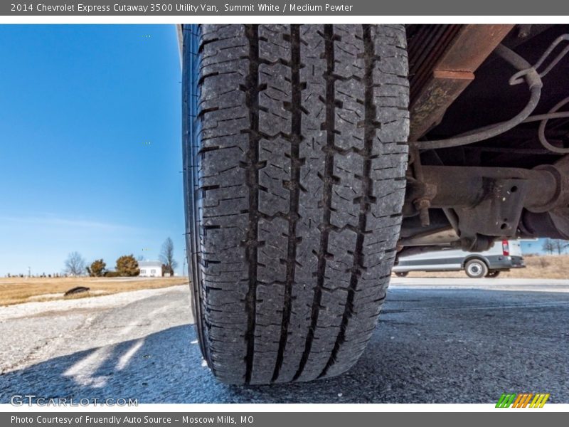 Summit White / Medium Pewter 2014 Chevrolet Express Cutaway 3500 Utility Van