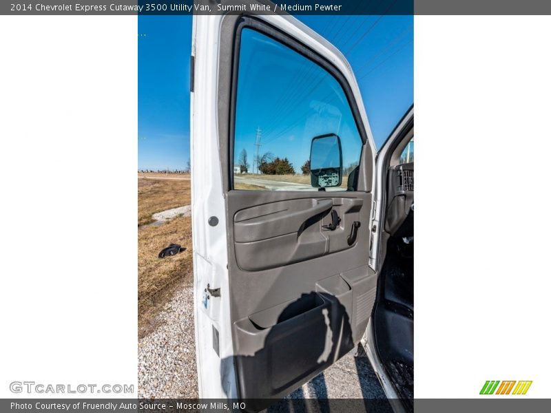 Summit White / Medium Pewter 2014 Chevrolet Express Cutaway 3500 Utility Van
