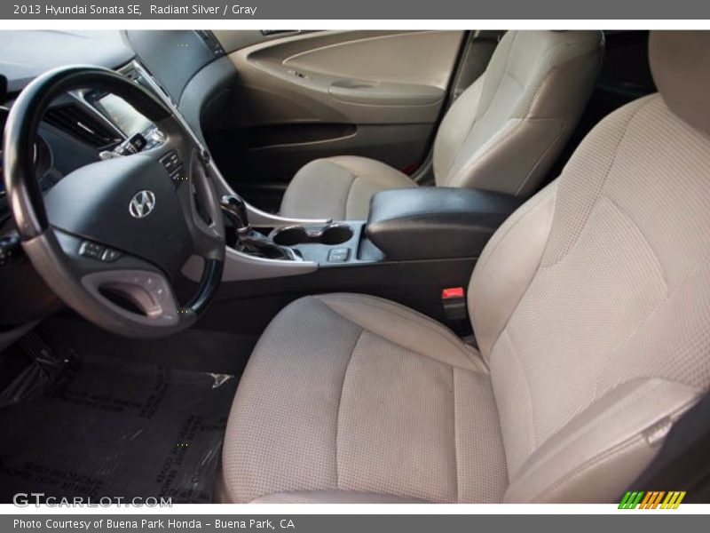 Radiant Silver / Gray 2013 Hyundai Sonata SE