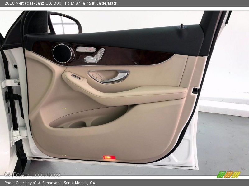 Polar White / Silk Beige/Black 2018 Mercedes-Benz GLC 300