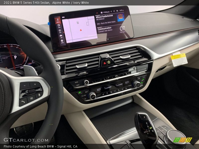 Alpine White / Ivory White 2021 BMW 5 Series 540i Sedan